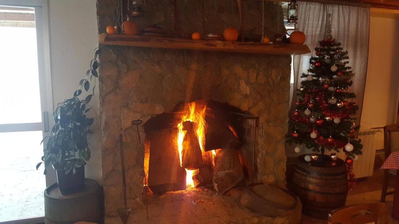 Hotel Pansion I Restoran ,, Pogled" Han Pijesak Exterior foto