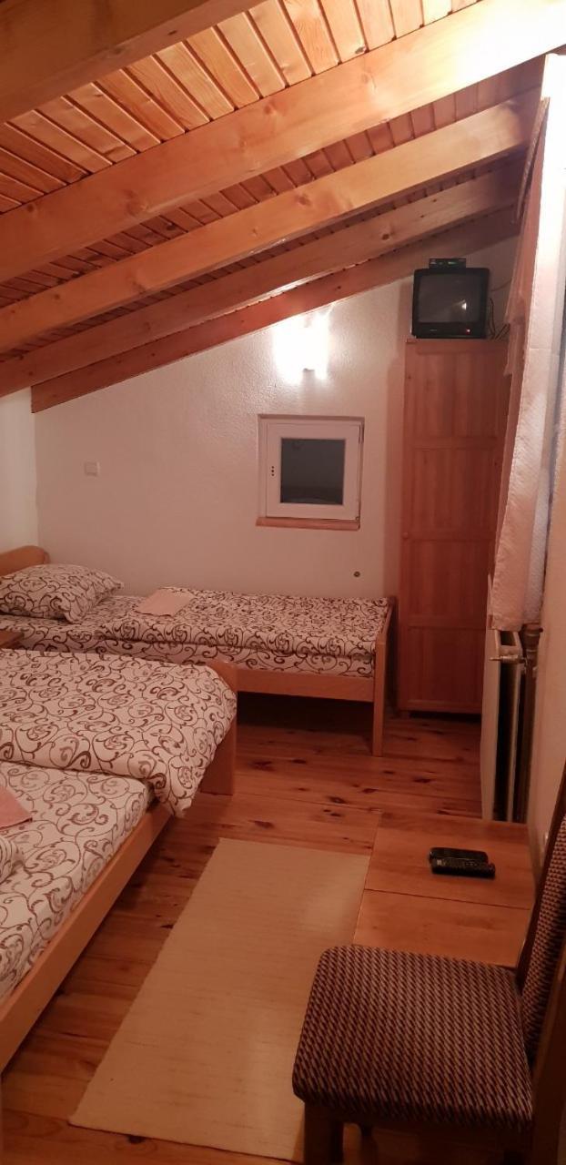 Hotel Pansion I Restoran ,, Pogled" Han Pijesak Exterior foto